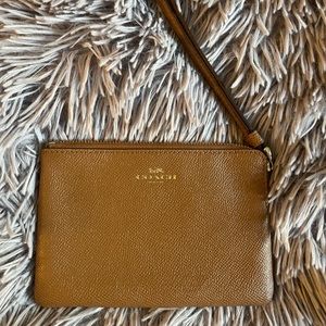 NWOT Coach leather mini wristlet